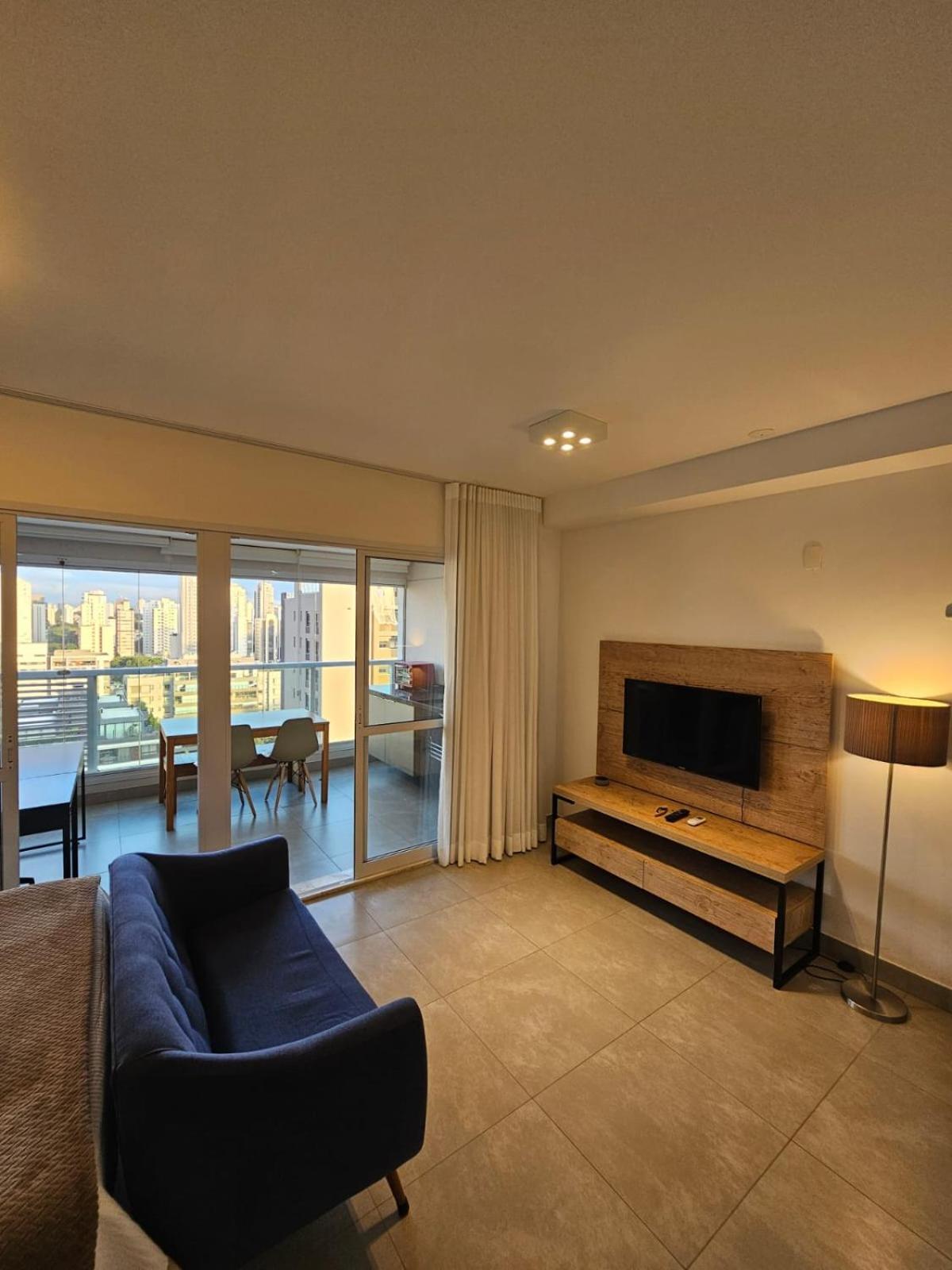 Apartment Espacoso Com Varanda - Brooklin Sao Paulo